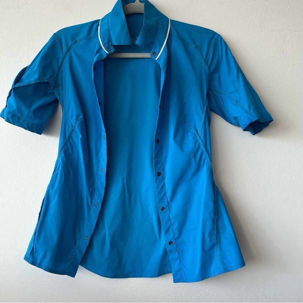 Arc’teryx Fernie Short Sleeve Shirt in blue - Picture 9 of 12